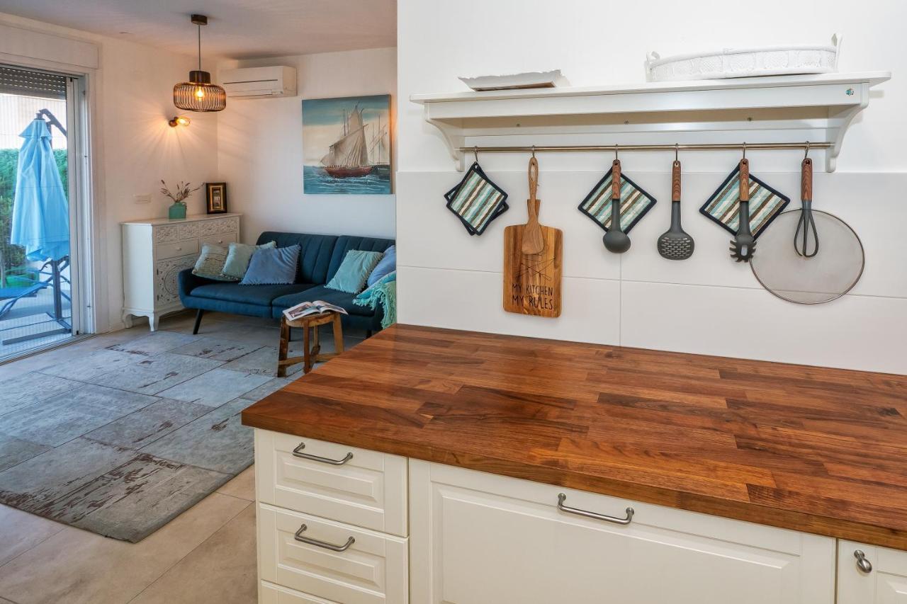Sea View With Garden Apartment Joshua Сплит Екстериор снимка